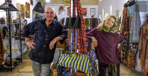 Dai primi orecchini maschili ai piercing: la storia di "Eroi", la bigiotteria alternativa di Bari